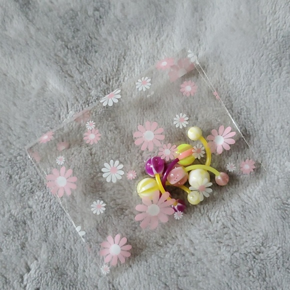 Set of 5 new hypoallergenic neon yellow and purple belly rings - Picture 5 of 5